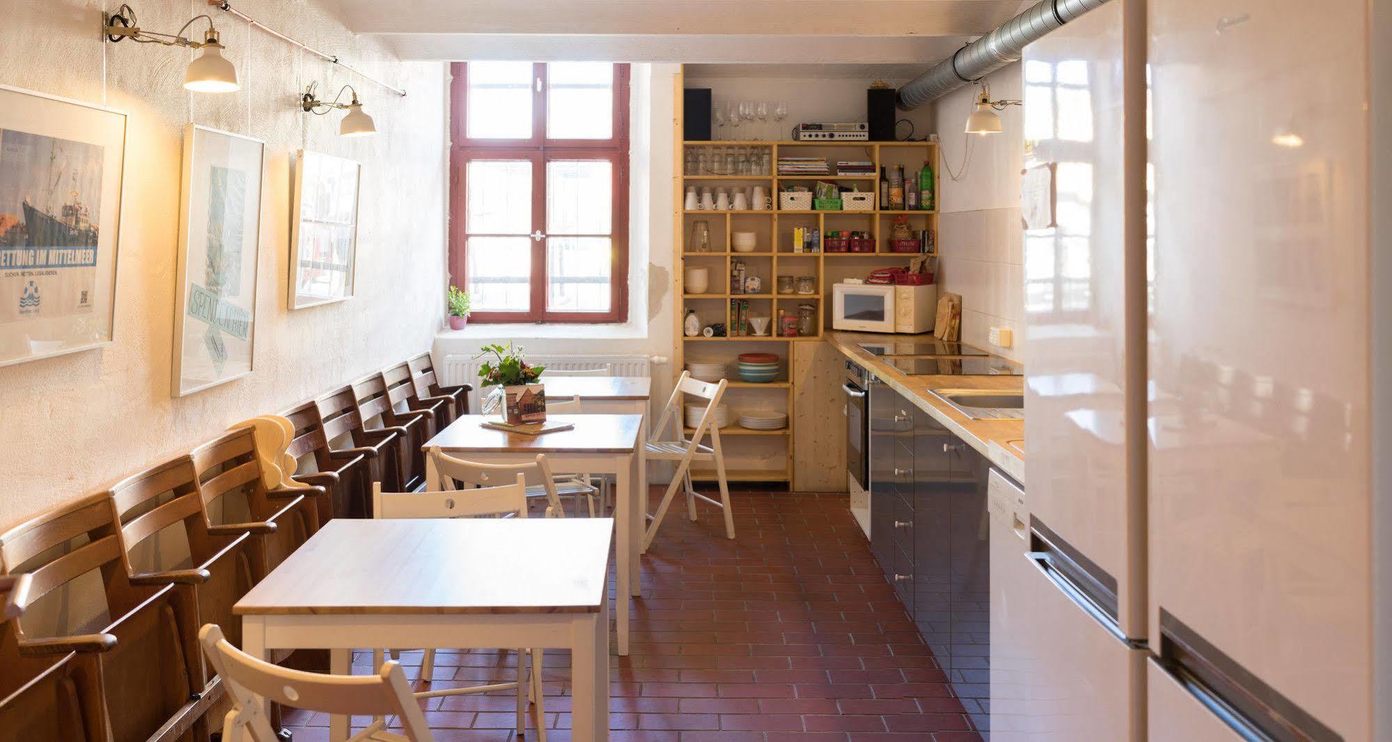 Subraum Hostel รอสต็อค ภายนอก รูปภาพ